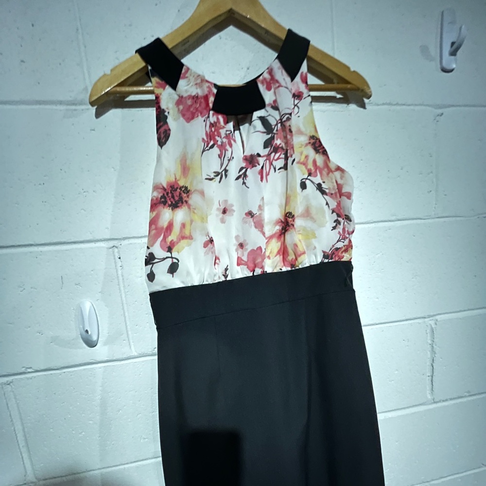 Black sleeveless dress with Fall Colors